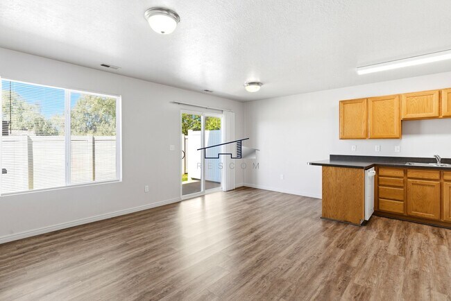 Photo - Fantastic West Haven Townhome for Lease!