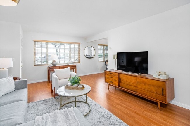 Photo - Bungalow In Huntington Beach