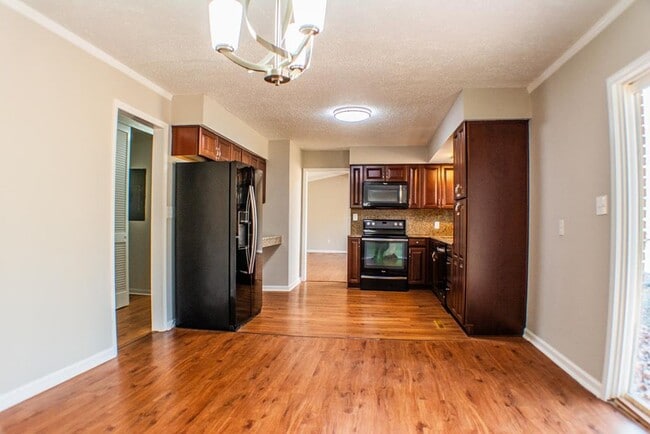 Photo - 1655 Little Creek Cir