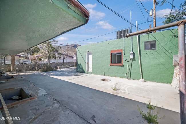 Photo - 2629 Wheeling Ave