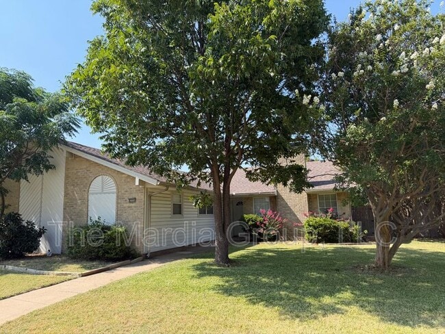 Building Photo - 3609 Westview Ln