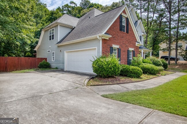 Photo - 255 Squire Ln