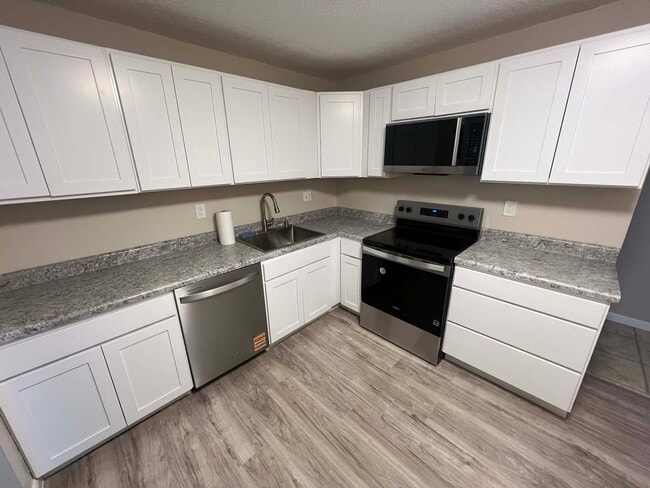 Brand new Kitchen November 2025 - 85 Old Town Rd Unit 43