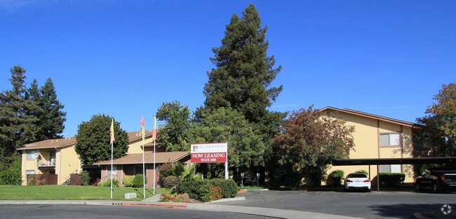 Meadowood Village Apartments - Meadowood Village Apartments