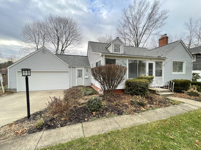 Photo - 56 Goodhue Dr House
