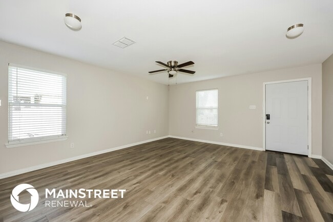 Photo - 4800 Baldwin St