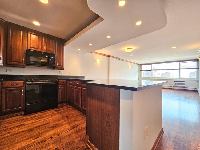 Photo - 1356 N Dearborn St Unit 1344-17