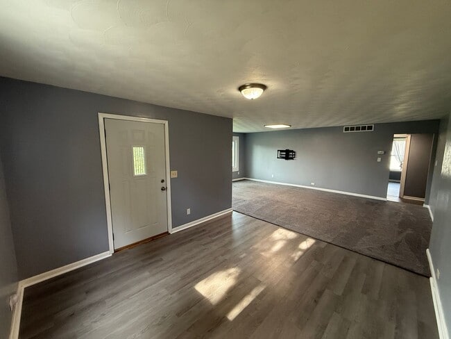 Photo - 7149 Stellhorn Rd