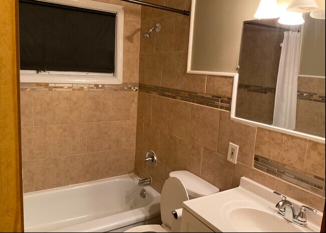 Photo - 6318 W Hampton Ave Unidad Upper