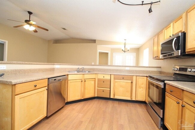 Photo - 416 Bremen Ave