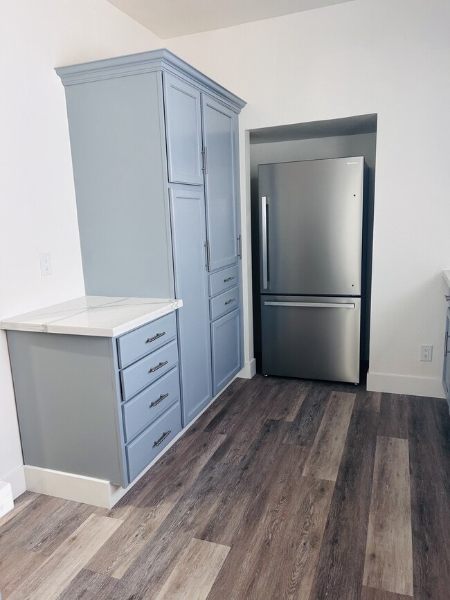 Stainless Steal Appliances - 4041 1/2 W 21st St Unit 4041 1/2