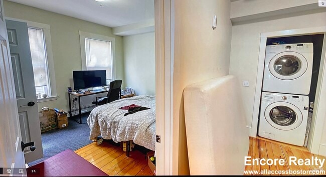 Photo - 221 Norfolk St