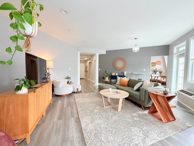 Building Photo - 15 Freedom Way Unit 410