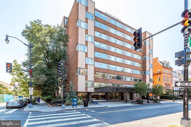 Building Photo - 1545 18th St NW Unit 403 Rental