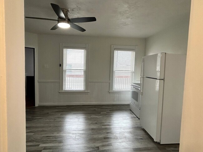 201 Cartier St Unit 2