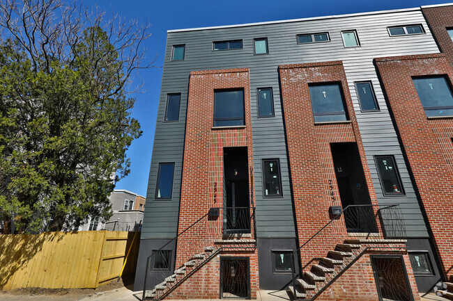 Building Photo - 2541 Turner St Rental
