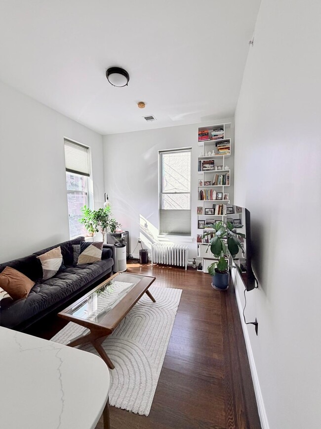 Building Photo - 277 York St Unit 102