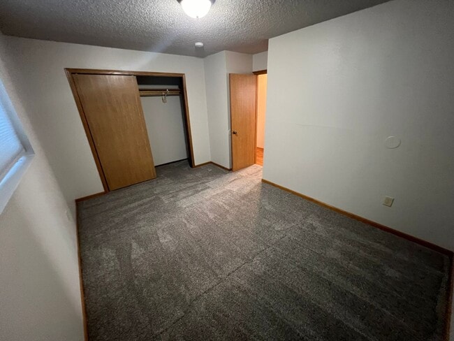 Photo - Large 3 bedroom apartment close to Sawyer Elementary, great for families Unit 1304-4