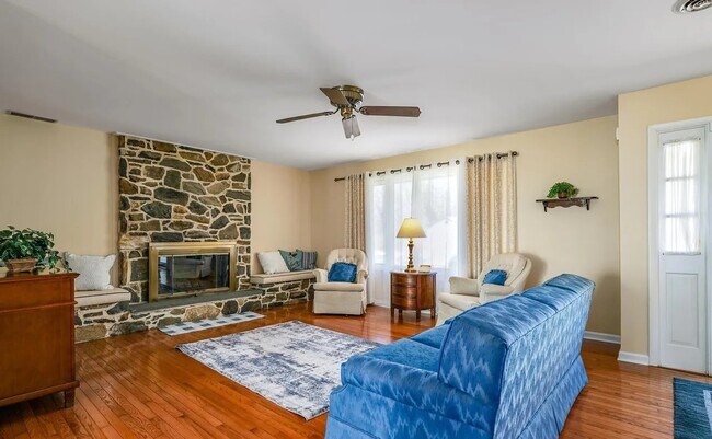 Photo - 44 Pocahontas Dr