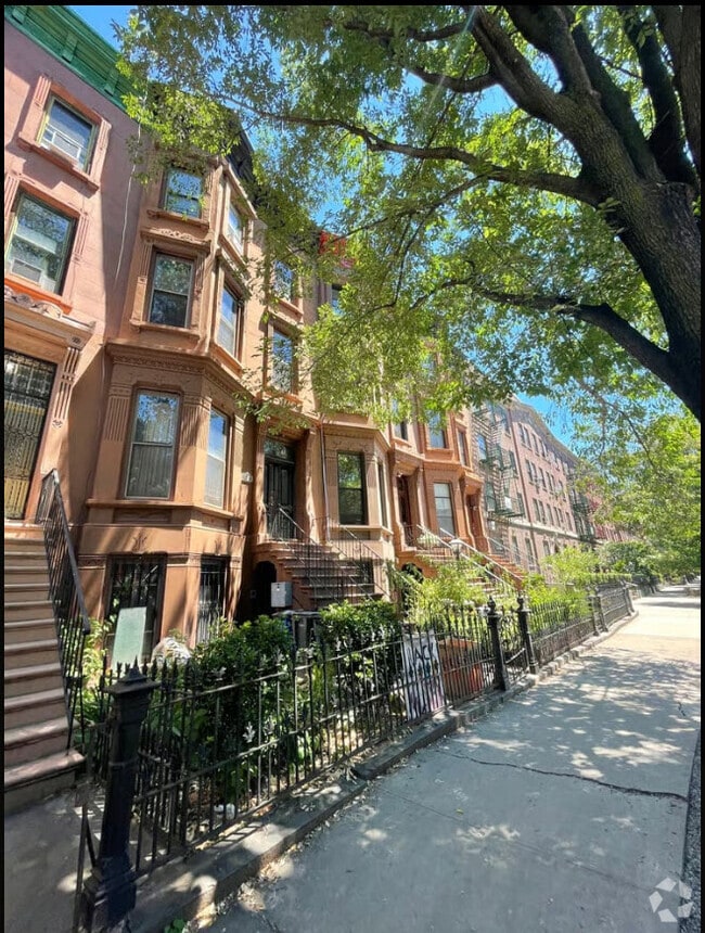 Building Photo - 83 Lefferts Pl Unit 2nd floor Rental