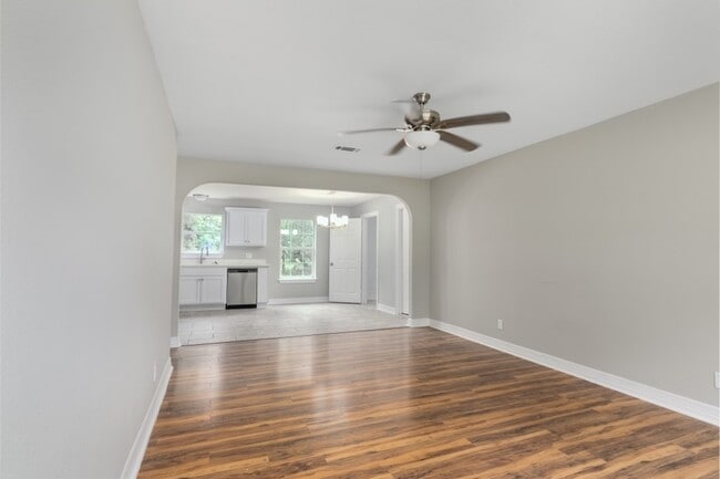 Photo - 512 N Inwood Dr