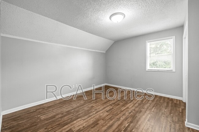 Photo - 1533 Draper St
