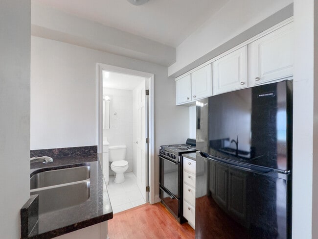 Photo - 4180 N Marine Dr Unit 6051