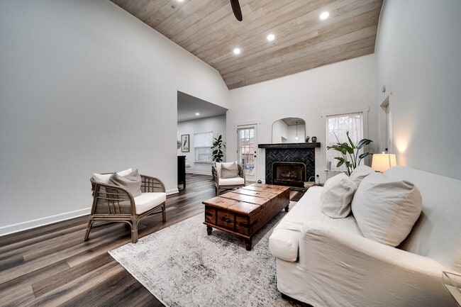 Photo - 118 River Chase