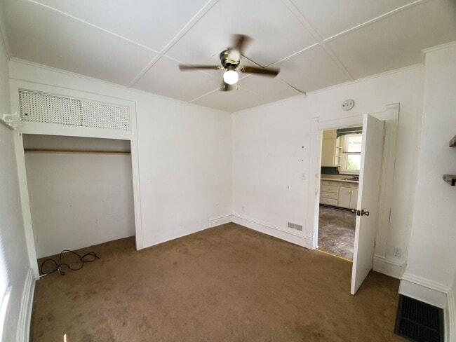 Building Photo - 2512 Walnut St Unit 2512-2