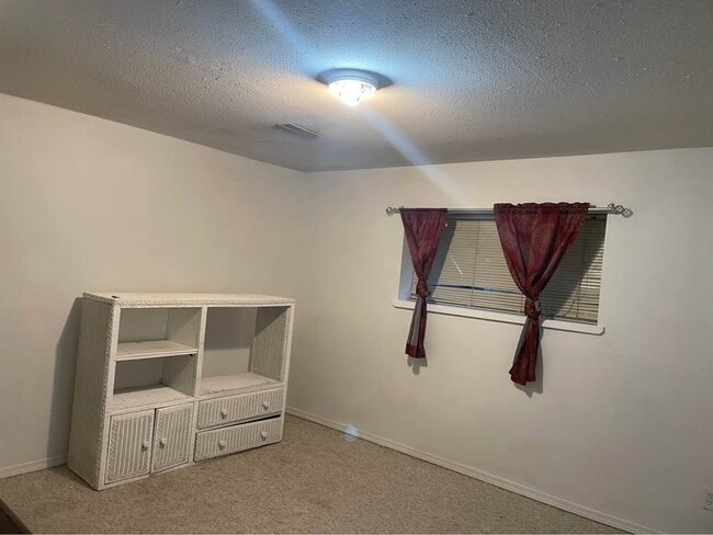 Photo - 11314 133A St