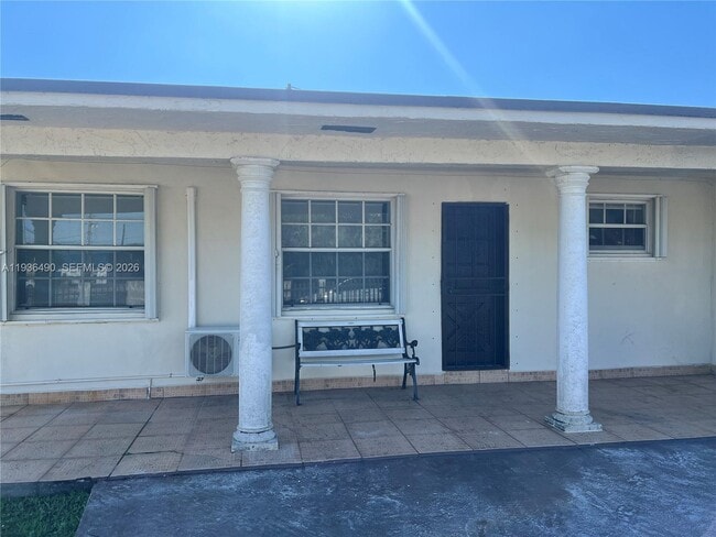 Building Photo - 120 SW 68th Ave Unit 0