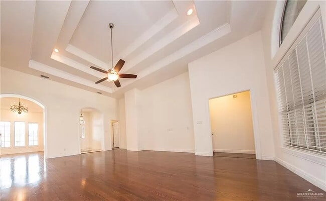 Photo - 5917 N Cynthia St