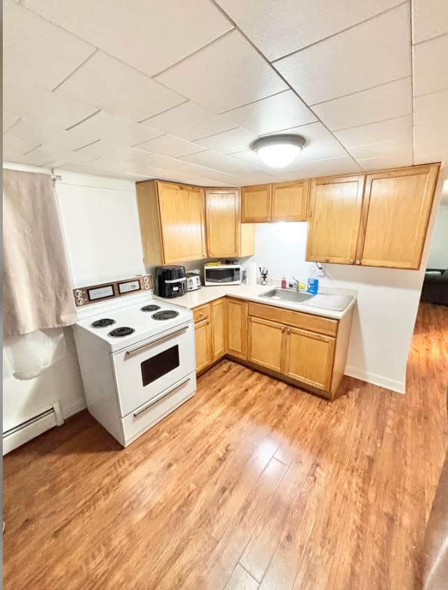 Building Photo - 1-Bedroom Loft Apartment for Rent – Available April 15th Unit F