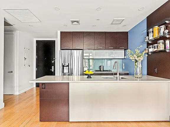 Building Photo - 309 2nd St Unit 2F