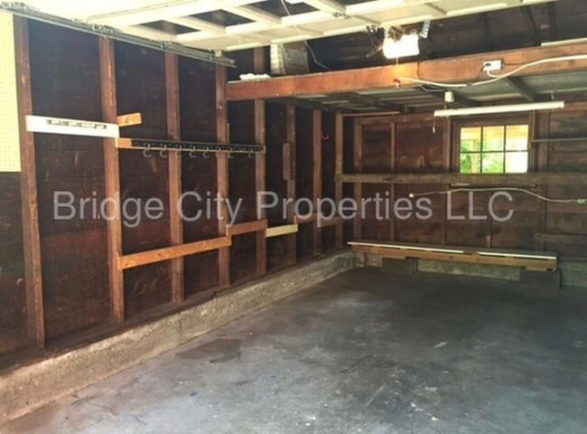 Photo - Laurelhurst Original, 3bed + Den , 2 bath no pets.