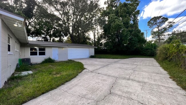 Photo - Charming 4 Bedroom, 2 Bathroom Home in Altamonte Springs!!