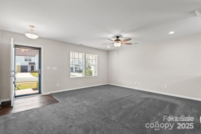 Photo - 134 Clove Hitch Dr