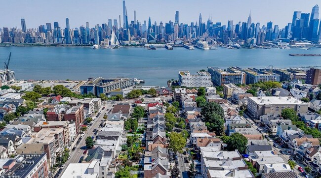 Photo - 41 47th St Unidad 2