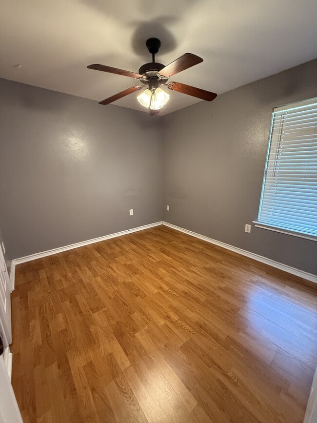 Photo - 105 Willow Brook Dr