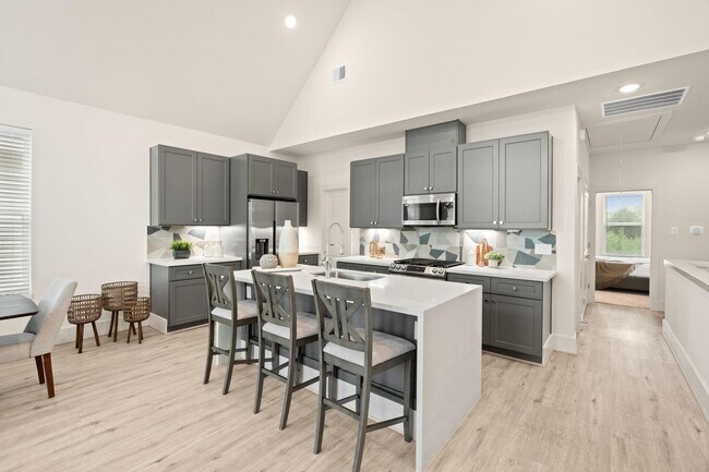 Photo - 1042 Homer St