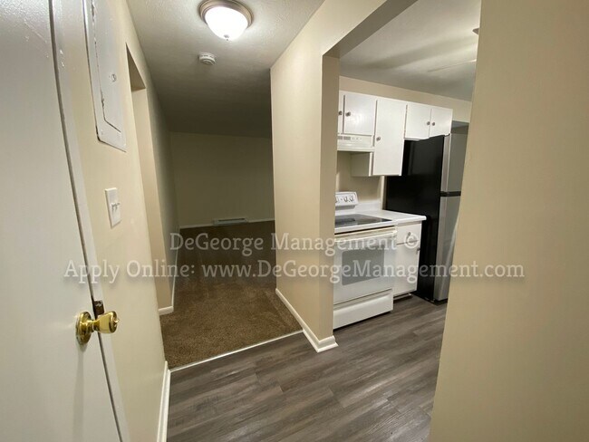 Photo - Woodside Court Apartments