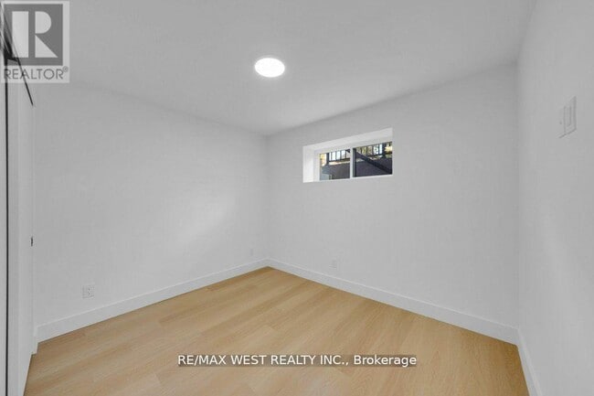 Photo - 502 Atlas Ave