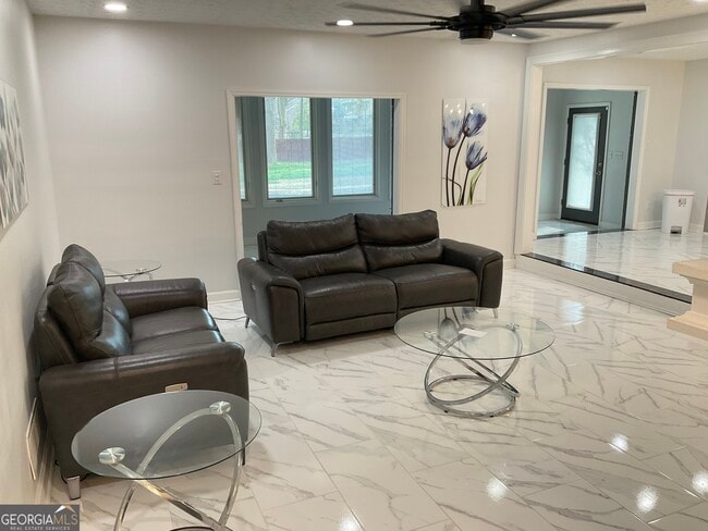 Photo - 558 Kenwood Rd