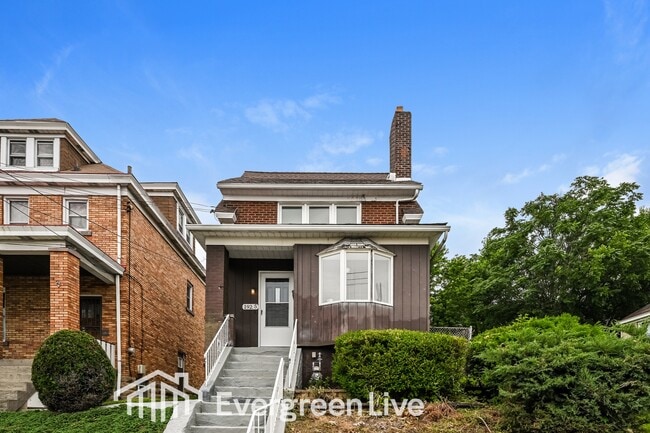Building Photo - 192 1/2 St Joseph St