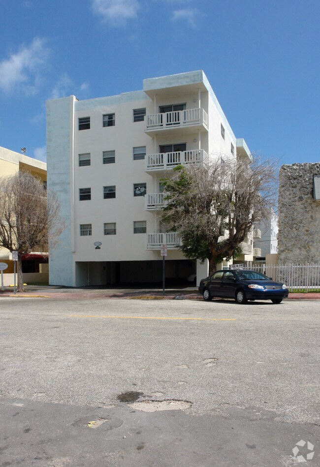 The Lois Apartments - The Lois Apartments