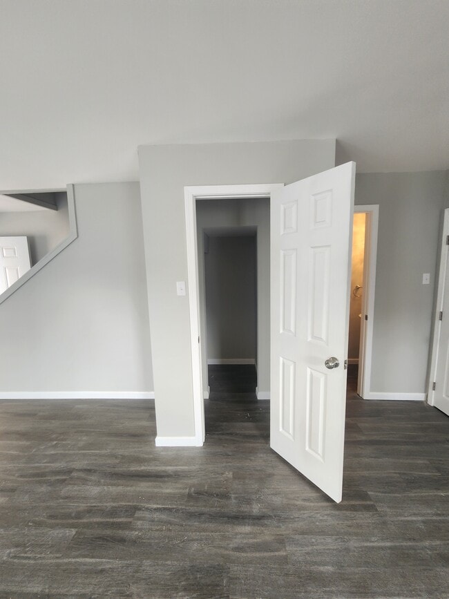 Photo - 205 River Oaks Dr