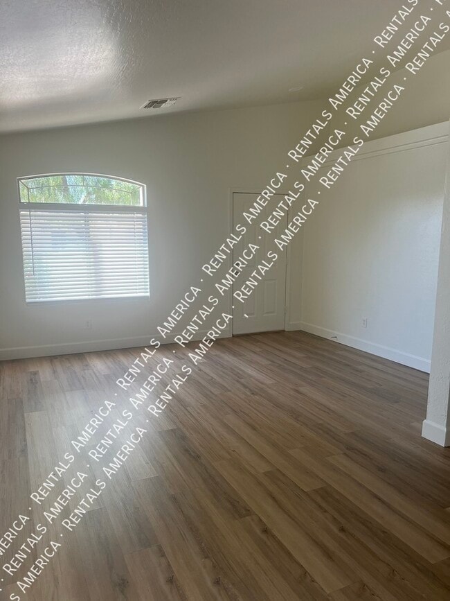 Photo - 3682 N French Pl