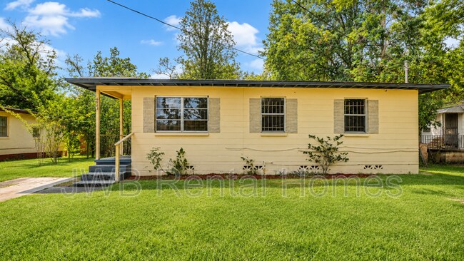 Building Photo - 6863 W Virginia Ave