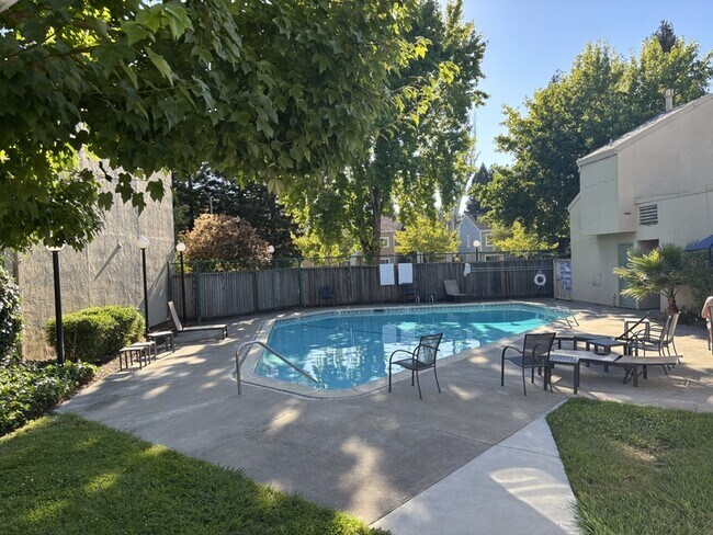 Photo - 3022 Yulupa Ave