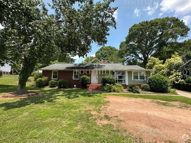 Building Photo - Live Steps Away from Anderson University –... Rental